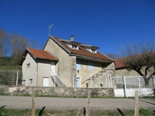 Maison à vendre 5 pièces de 102 m² sur terrain clos de 520 m² à ORDONNAZ (01)