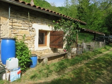 Dpt Ain (01), à vendre TORCIEU grangeon en pierres P2 d'environ 40 m² et terrain de 4362 m²   