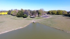 Propriete à vendre sur 35 hectares, 14 pièces, piscine, tennis, chasse, pêche, équitation, au cœur de la Dombes