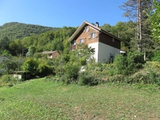 Maison à vendre 5 pièces de 84 m² sur les hauteurs de TENAY (01) sur un terrain de 1516 m²