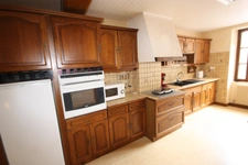 Maison à vendre 5 pièces de 148 m² à CHALEY (01) avec jardin de 436 m² en bordure de la rivière.