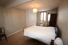 Maison à vendre 5 pièces de 148 m² à CHALEY (01) avec jardin de 436 m² en bordure de la rivière.