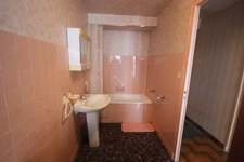 Maison à vendre 5 pièces de 148 m² à CHALEY (01) avec jardin de 436 m² en bordure de la rivière.