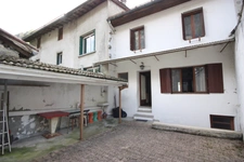 Maison à vendre 5 pièces de 148 m² à CHALEY (01) avec jardin de 436 m² en bordure de la rivière.