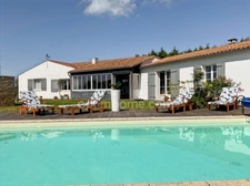 Propriete à vendre 6 pièces SAINT CLEMENT DES BALEINES (17)