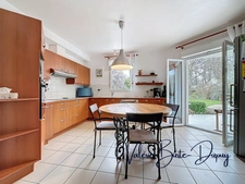 St Denis en Val à 10 min d'Orléans centre, à vendre  Maison de 2003 190m2 5 chambres avec jardin arboré de 1800m2, garage attenant, dépendances