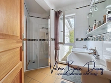 St Denis en Val à 10 min d'Orléans centre, à vendre  Maison de 2003 190m2 5 chambres avec jardin arboré de 1800m2, garage attenant, dépendances