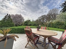 St Denis en Val à 10 min d'Orléans centre, à vendre  Maison de 2003 190m2 5 chambres avec jardin arboré de 1800m2, garage attenant, dépendances