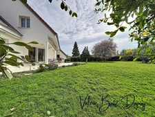St Denis en Val à 10 min d'Orléans centre, à vendre  Maison de 2003 190m2 5 chambres avec jardin arboré de 1800m2, garage attenant, dépendances