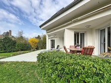 St Denis en Val à 10 min d'Orléans Martroi, a vendre  Maison de 2003 190m2 5 chambres avec jardin arboré de 1800m2, garage attenant, dépendances