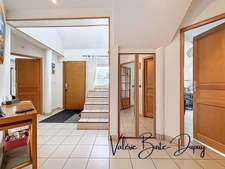St Denis en Val à 10 min d'Orléans centre, à vendre  Maison de 2003 190m2 5 chambres avec jardin arboré de 1800m2, garage attenant, dépendances