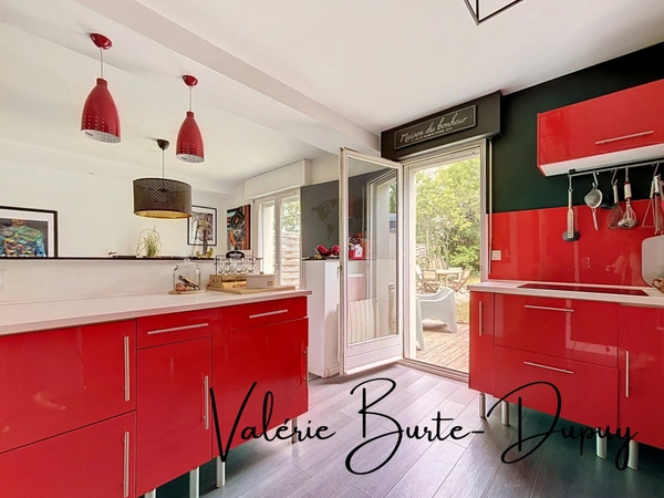 A Orléans Quartier Fbg Bannier-Blossière, Maison 104 m² avec 3 chambres , Jardin clos et stationnement