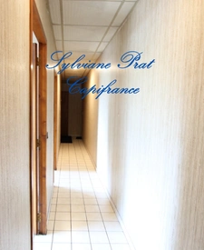 Dpt Pyrénées Atlantiques (64), à vendre ARTIGUELOUTAN- Entrepôt et Bureaux de 928 m² de surface totale sur 3199 m² de terrain