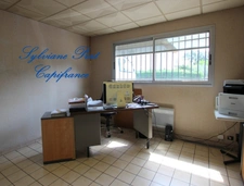 Dpt Pyrénées Atlantiques (64), à vendre ARTIGUELOUTAN- Entrepôt et Bureaux de 928 m² de surface totale sur 3199 m² de terrain