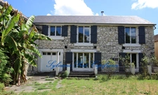 Maison de caractère 5 pièces de 126 m² avec garage sur terrain de 1000 m² ARROS DE NAY (64)