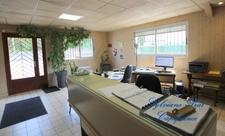 Dpt Pyrénées Atlantiques (64), à vendre ARTIGUELOUTAN- Entrepôt et Bureaux de 928 m² de surface totale sur 3199 m² de terrain