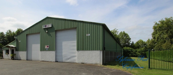 Dpt Pyrénées Atlantiques (64), à vendre ARTIGUELOUTAN- Entrepôt et Bureaux de 928 m² de surface totale sur 3199 m² de terrain