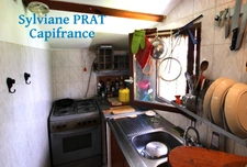SAINT-JEAN-DE-LUZ Small house of 19.61 m² Carrez law, 33 m² floor space to renovate 
