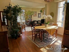 Charming 220 m² house with 8 rooms, 480 m² plot, and no overlooking neighbors.