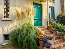 Charming family home – 6 bedrooms, wooded garden, outbuilding and RER C train station within walking distance