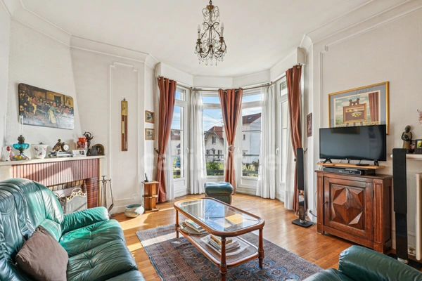 Belle maison à vendre 9 pièces CACHAN (94)