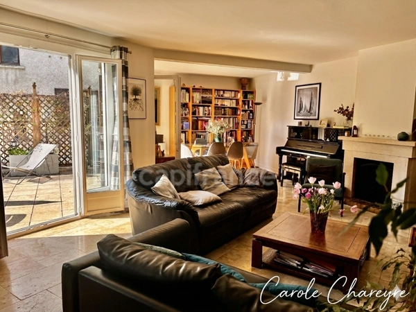 Maison lumineuse 6 pièces avec deux terrasses orientées sud - Limite Issy les Moulineaux et Paris