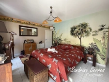 For sale - Single-storey 5-room villa with large plot of land. 