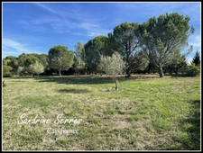 For sale - Single-storey 5-room villa with large plot of land. 