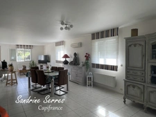 For sale - Single-storey 5-room villa with large plot of land. 