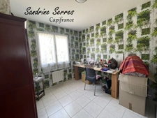 For sale - Single-storey 5-room villa with large plot of land. 