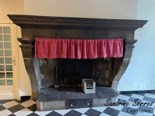 A vendre ALZONNE Charmante maison de village en pierre T 8 , grenier, garage et cour intérieure . 
