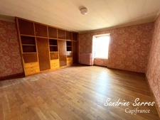 For sale ALZONNE 8-room house on approximately 299 m², attic, garage and interior courtyard. 