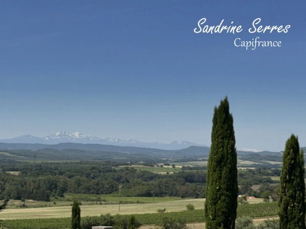 Villa de plain-pied avec vue sur les Pyrénées 