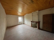 For sale ALZONNE 8-room house on approximately 299 m², attic, garage and interior courtyard. 