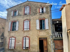  Village house for sale, requiring renovation - 7 rooms - 162 m2 - Terrace and Garage 