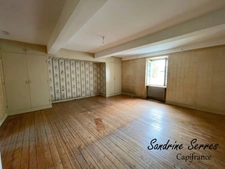 For sale ALZONNE 8-room house on approximately 299 m², attic, garage and interior courtyard. 