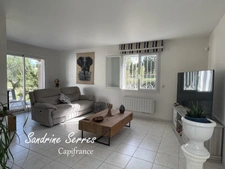 For sale - Single-storey 5-room villa with large plot of land. 