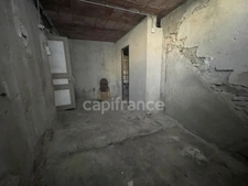  Village house for sale, requiring renovation - 7 rooms - 162 m2 - Terrace and Garage 
