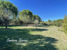 For sale - Single-storey 5-room villa with large plot of land. 