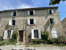 For sale ALZONNE 8-room house on approximately 299 m², attic, garage and interior courtyard. 