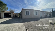 For sale - Single-storey 5-room villa with large plot of land. 