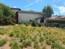 PROCHE CENTRE VILLE, GRANGE de 80M² SUR DEUX NIVEAUX A REHABILITER ENTIEREMENT, TERRAIN ATTENANT DE 265 M², GARAGE