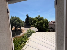 MAISON 96 M² AU CALME SANS VIS A VIS, 3 CHAMBRES, TERRAIN DE 859 m², TERRASSE DE 30m²,  GARAGE, DOUBLE VITRAGE, POMPE A CHALEUR, CLIMATISATION, ASSAINISSEMENT COLLECTIF, TOITURE OK.