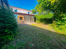 MAISON 100 M² AU CALME, 3 CHAMBRES, POSSIBILITE DE 4 CHAMBRES, TERRAIN DE 859 m², TERRASSE, POMPE A CHALEUR, CLIMATISATION, ASSAINISSEMENT COLLECTIF, TOITURE OK, DOUBLE VITRAGE GARAGE.