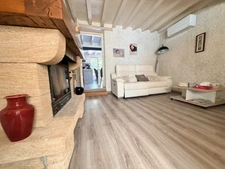 MAISON 100 M² AU CALME, 3 CHAMBRES, POSSIBILITE DE 4 CHAMBRES, TERRAIN DE 859 m², TERRASSE, POMPE A CHALEUR, CLIMATISATION, ASSAINISSEMENT COLLECTIF, TOITURE OK, DOUBLE VITRAGE GARAGE.