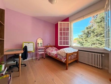 MAISON 158 M², TERRASSE EXPOSEE SUD, TERRAIN CLOS DE 593 M², 4 CHAMBRES, GARAGE, CAVE, POMPE A CHALEUR, PANNEAUX SOLAIRES, CHARPENTE TRADITIONNELLE.