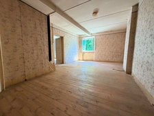 PROCHE CENTRE VILLE, MAISON A RENOVER 79 m², JARDIN, 2 CHAMBRES, COMBLES AMENAGEABLE, ASSAINISSEMENT COLLECTIF 