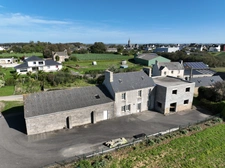 Stone house and its extension, 3 km from the sea