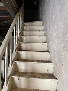 Maison en pierre de 77 m2 à rénover avec grange et jardin