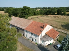 propriété, maison et nombreuses dépendances sur 1,3 hectare de terrain  SAINT MARTIAL SUR ISOP (87)